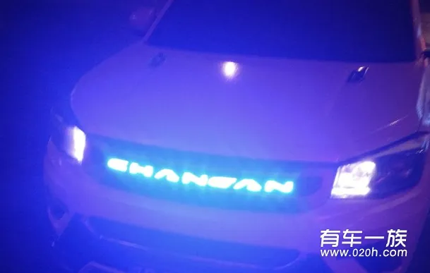 长安cs75改装发光中网灯
