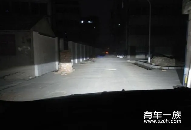 雷克萨斯GS430改装透镜恶魔眼 灯光升级 雷克萨斯GS430改装透镜恶魔眼 灯光升级