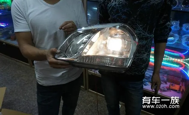 06款途胜改装13款大灯总成 灯光升级作业 06款途胜改装13款大灯总成 灯光升级作业