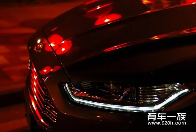 2.0T时尚版蒙迪欧改装LED大灯总成_徐港导航作业 2.0T时尚版蒙迪欧改装LED大灯总成_徐港导航作业