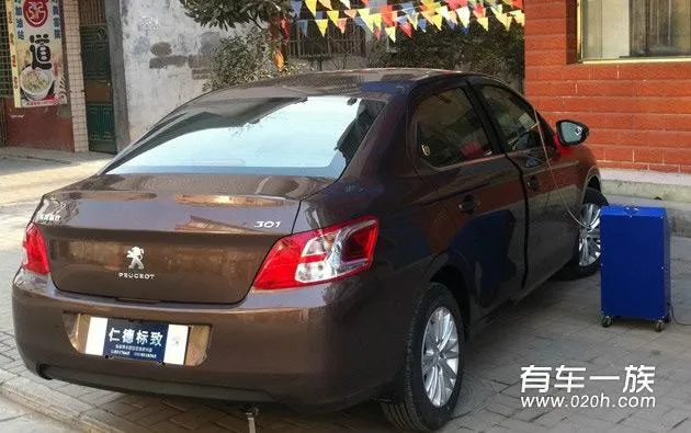 标致301改装轮毂与贴膜装饰作业 标致301改装轮毂与贴膜装饰作业