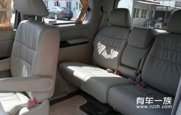 二手艾力绅改装中排航空座椅作业 二手艾力绅改装中排航空座椅作业