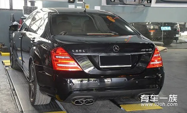 奔驰S350L改装AMG包围四出排气 改装前后对比 奔驰S350L改装AMG包围四出排气 改装前后对比