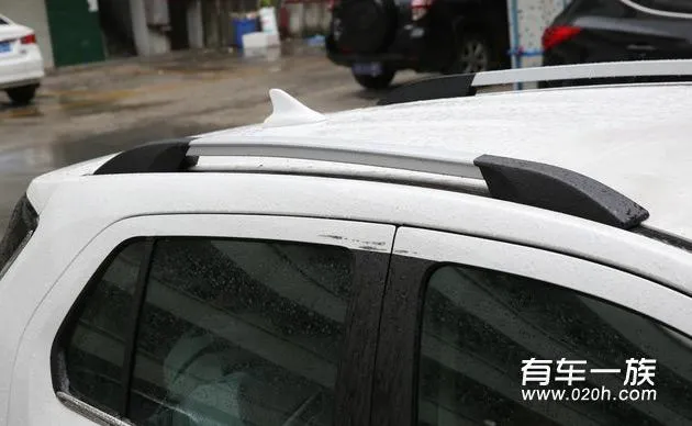 自动两驱舒适型白色创酷改装外观内饰镀铬件装饰 自动两驱舒适型白色创酷改装外观内饰镀铬件装饰