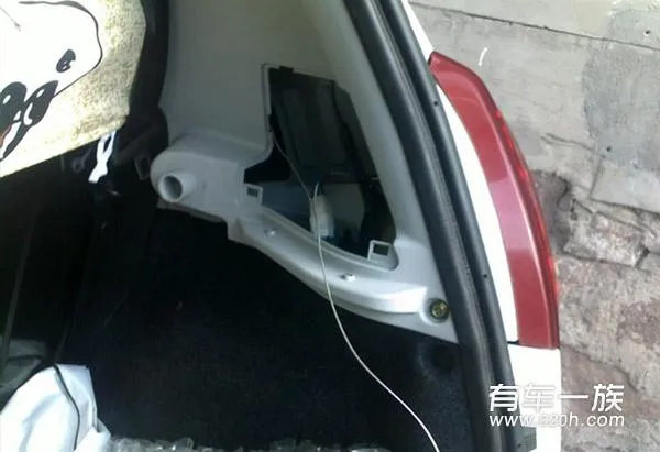 吉利全球鹰GXDIY改装后备箱灯 实现开门灯亮关门灯灭 吉利全球鹰GXDIY改装后备箱灯 实现开门灯亮关门灯灭