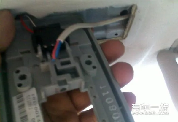 吉利全球鹰GXDIY改装后备箱灯 实现开门灯亮关门灯灭 吉利全球鹰GXDIY改装后备箱灯 实现开门灯亮关门灯灭