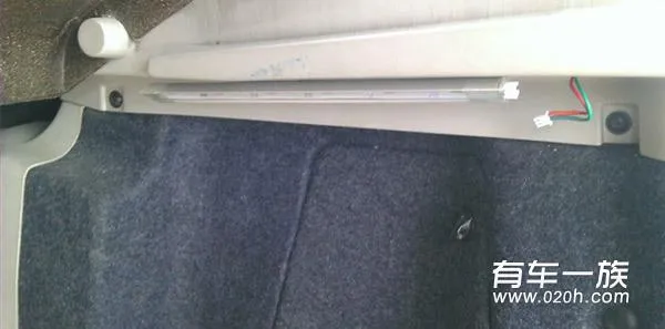 江淮同悦改装防盗器LED与键解锁作业 江淮同悦改装防盗器LED与键解锁作业