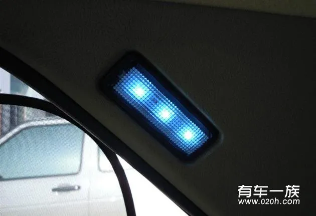爱丽舍改装扶手箱与LED室内阅读灯 