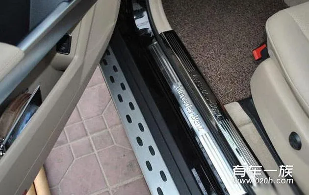 奔驰GLK300改装踏板车窗亮条尾喉等装饰作业 奔驰GLK300改装踏板车窗亮条尾喉等装饰作业