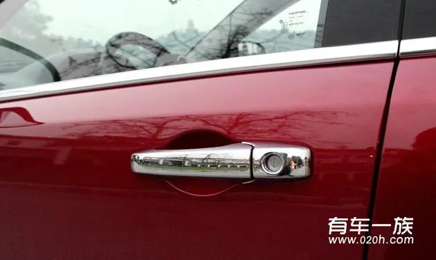 红色指南者改装装饰踏板 晴雨挡 护板 中网 行李架等 红色指南者改装装饰踏板 晴雨挡 护板 中网 行李架等