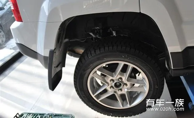 白色JEEP自由客外观内饰装饰改装 白色JEEP自由客外观内饰装饰改装