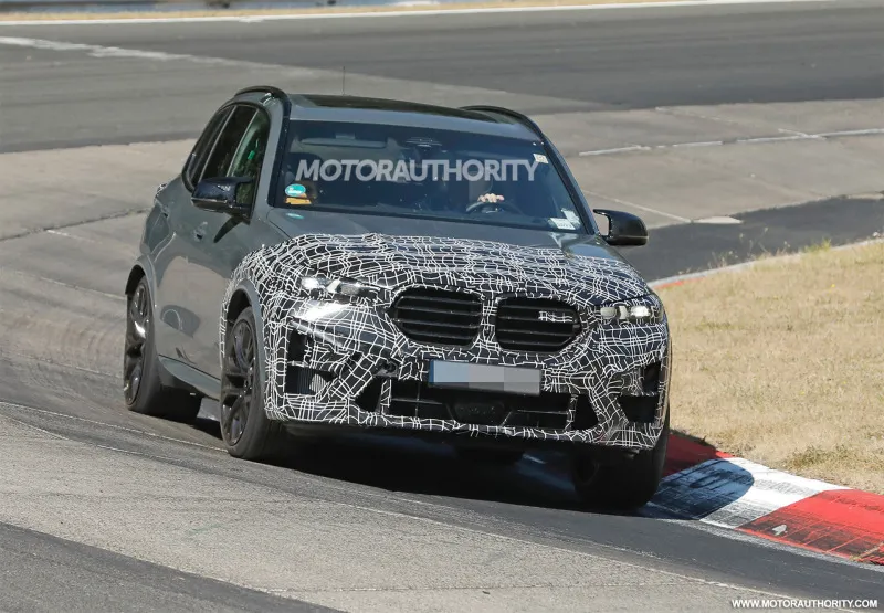 性能“野兽” 新款BMW X5 M谍照/最早年底亮相