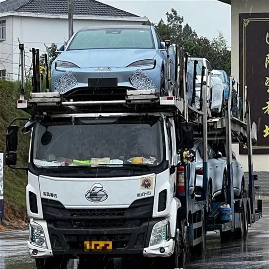 比亚迪海豹实车曝光 HUD开孔尺寸惊人